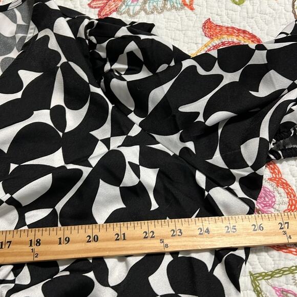 LANE BRYANT womens plus size 24 classic v-neck long sleeve top black and white - Picture 11 of 16